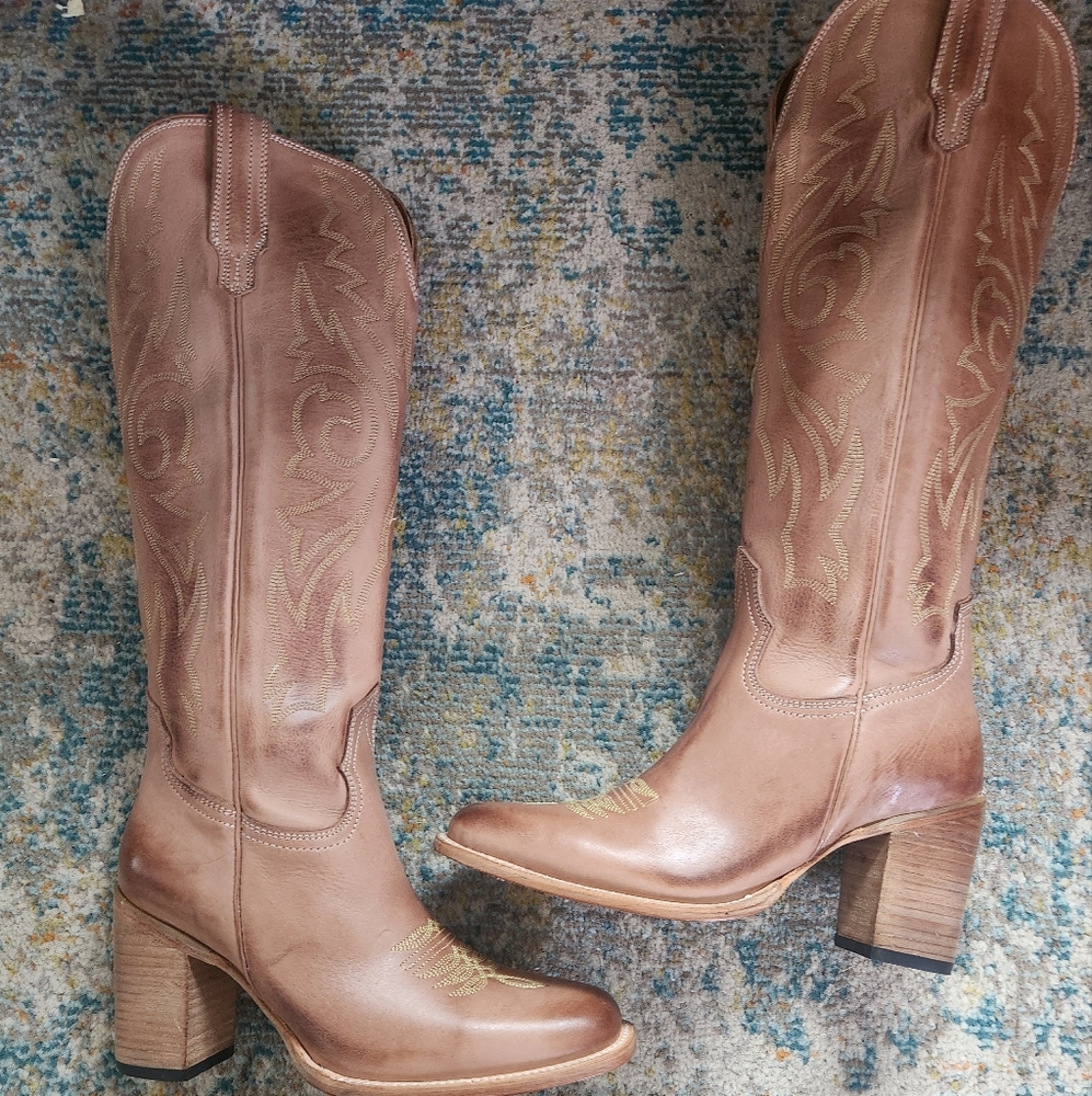 Freebird Panama boots. Size 9